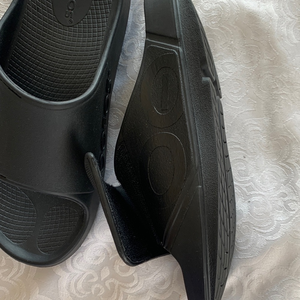 OOFOS Black Comfort Slides - Picture 10 of 13
